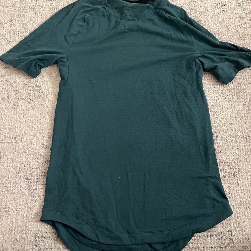 Men's Lululemon short sleeve xs